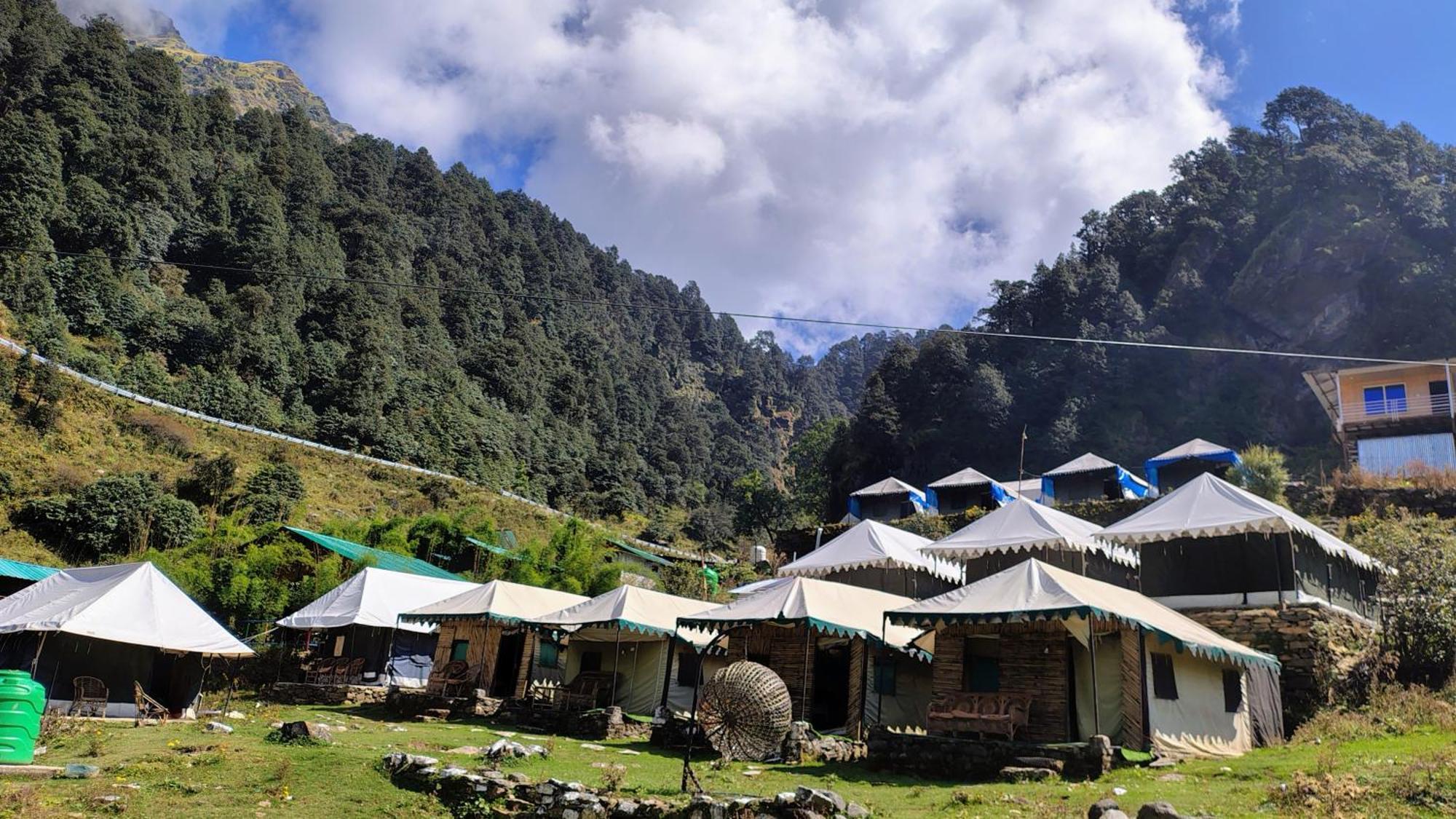 River Side Camp Chopta Hotell Sari Exteriör bild